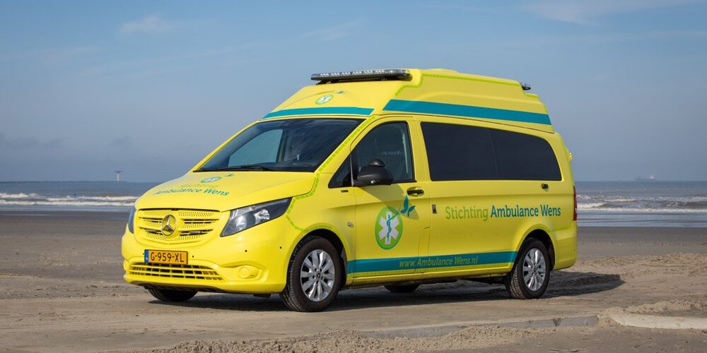 Samen maken we het verschil: Mennens steunt Stichting Ambulance Wens