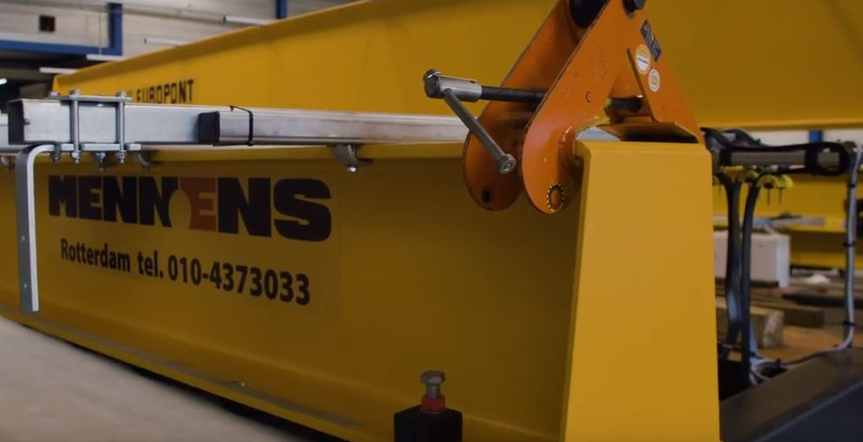 Mennens levert bovenloopkranen bij Boskalis