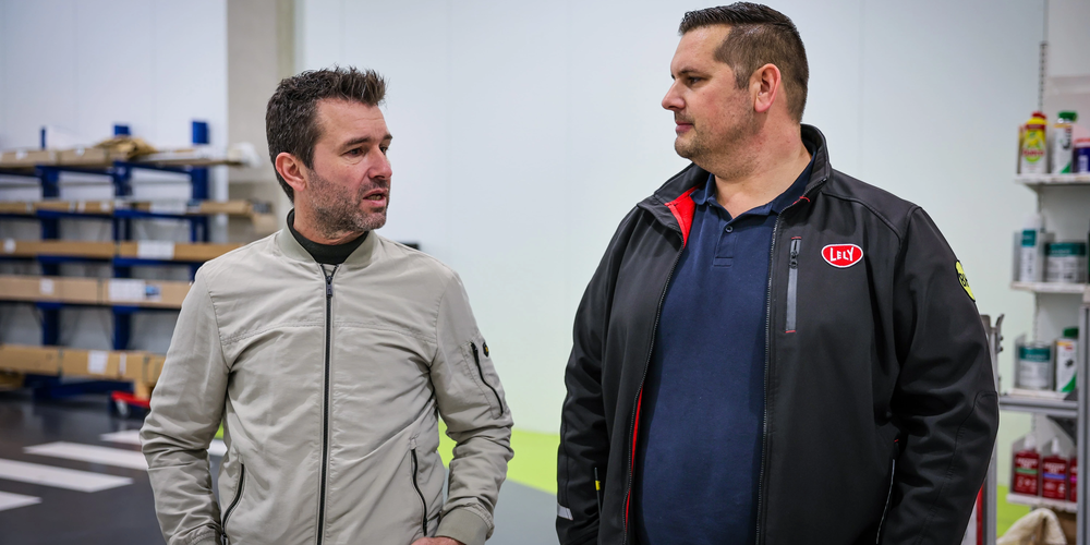 Hijsmiddelen keuren bij Lely: 15 jaar samenwerking met Mennens