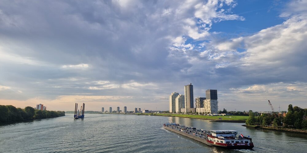 Staalkabels vernieuwen bij de Spijkenisserbrug: zo pakt Mennens het aan